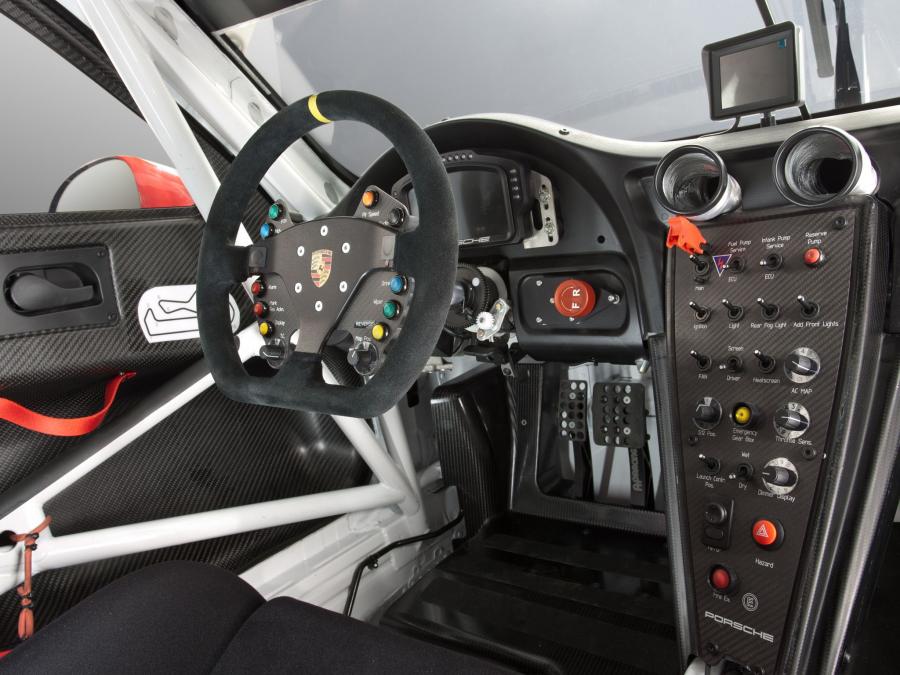  Porsche 911 RSR 2013 года  (фото 5 из 16)